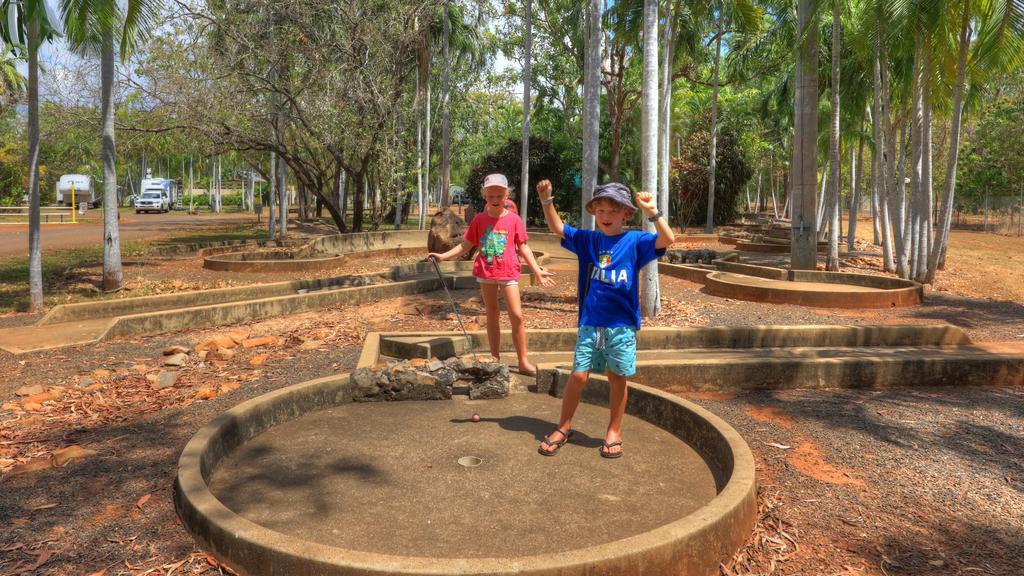 Batchelor Holiday Park Luaran gambar